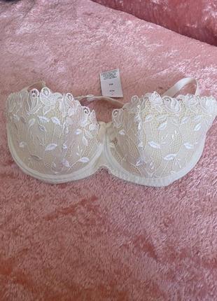 Бюстгальтер