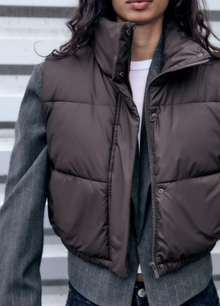 Шоколадний жилет zara