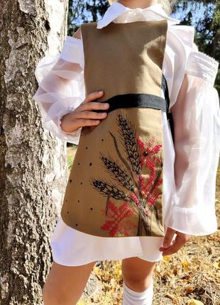 Жилет с вышивкой