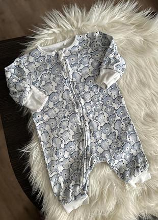 Человечек на молнии с мишками