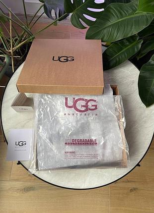 Уггі ugg ultra mini black lacquer6 фото