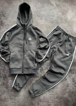 Спортивный костюм adidas на флисе