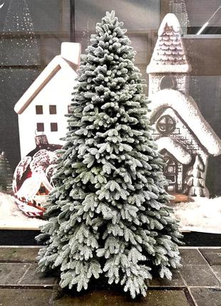 Преміум засніжена на крабах. лита ялиночка