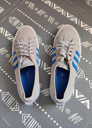 Кроссовки adidas