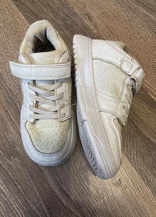 Кросівки білі 2