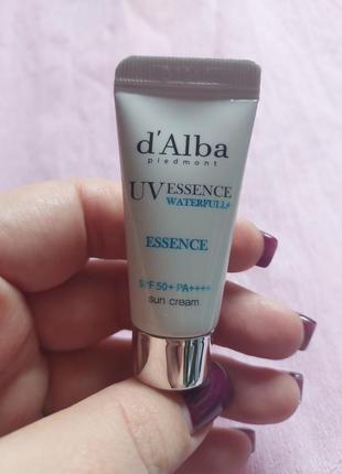 Сонцезахисна есенція-крем
d'alba waterful essence sun cream spf 50+ pa+ 5ml