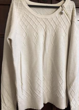 Джемпер молочного відтінку