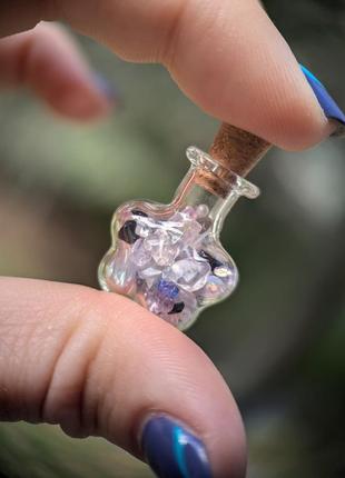 Шкатулка стеклянная с камнями