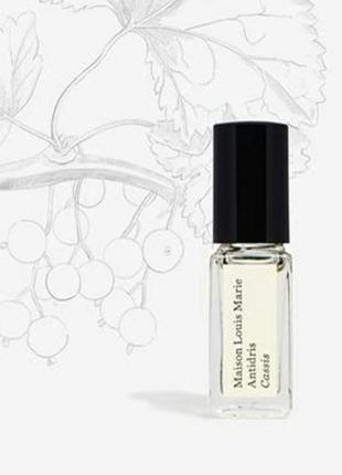 Парфумерна олія maison louis marie 
clarins double serum