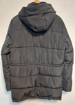 Брендовая молодежная куртка colin's с капюшоном.