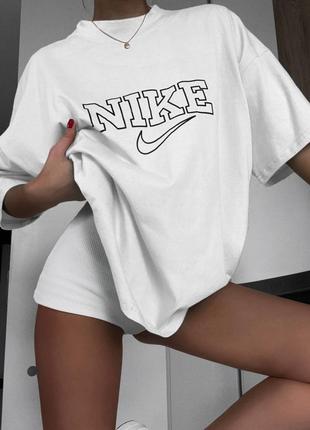 Удлиненная футболка оверсайз nike