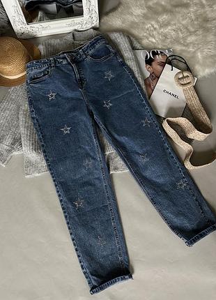 Женские джинсы мом