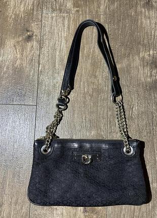 Молодіжна чорна сумка dkny з монограмою
