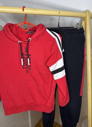 Спортивный костюм