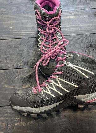 Треккинговые ботинки девичьи