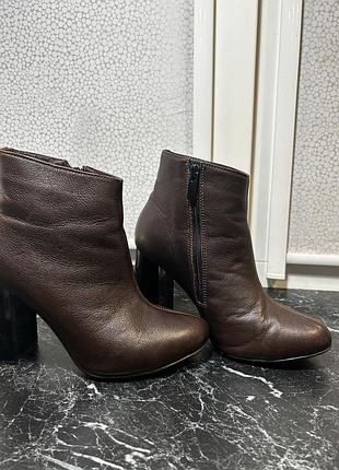 Жіночі осінні сапоги