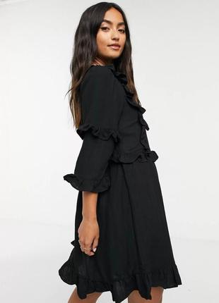Платье с рюшами в стиле baby doll asos in the style черное свободное платье бэби долл рюши оборки2 фото