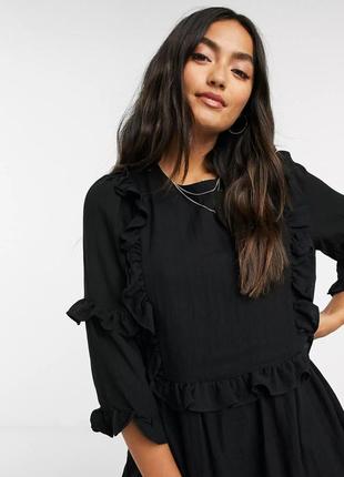 Платье с рюшами в стиле baby doll asos in the style черное свободное платье бэби долл рюши оборки3 фото