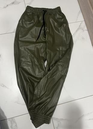 Брюки кожаные