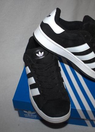 Кросівки фирми adidas розміру 43,5  по устілці 27,5 см.