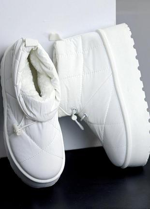 Стильные женские текстильные белые угги зимние теплые на меху зима