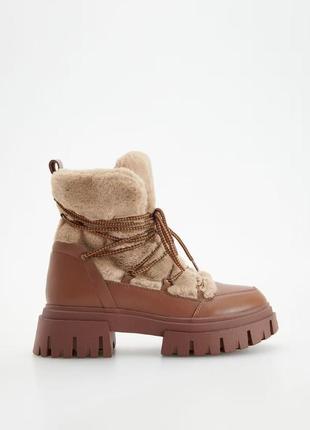 Шкіряні черевики бежеві, коричневі зимові теплі з хутром фірмові reserved1 фото