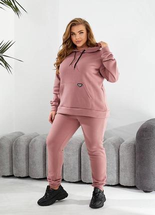 Женский костюм