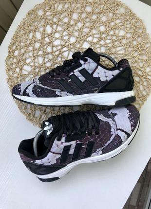 Кроссовки adidas torsion