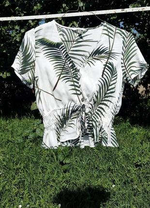 Тропическая красивая белая блуза топ с листьями h&m3 фото