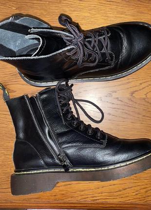 Осенние ботинки в стиле dr martens