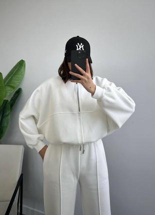 Трендовый женский костюм на флисе