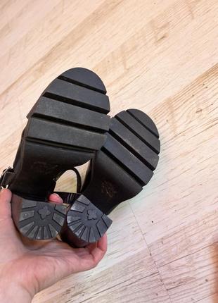 Стильні шкіряні босоніжки сандалі на платформі office7 фото