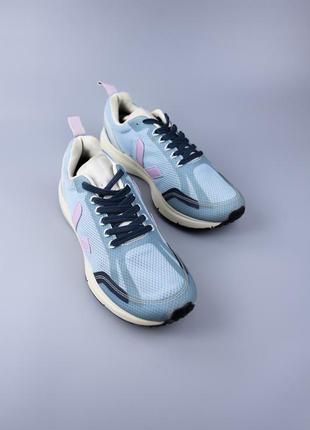 Спортивные голубые кроссовки veja condor 2 trainers1 фото