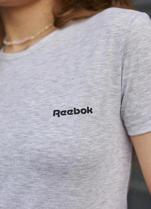 Женская футболка reebok серая9 фото