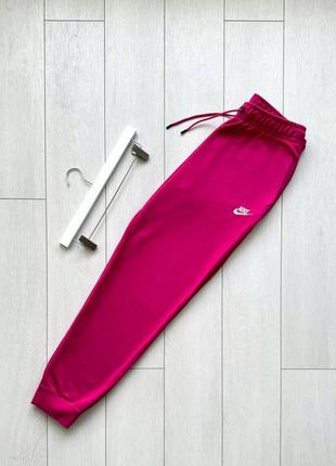 Спортивные штаны nike женские джоггеры
