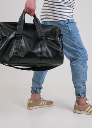 Чоловіча сумка через плече спортивна дорожня 2 відділення з екошкіри, чорний колір6 фото