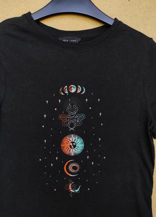 Базова чорна футболка зі слоганом принт космос містика new look8 фото
