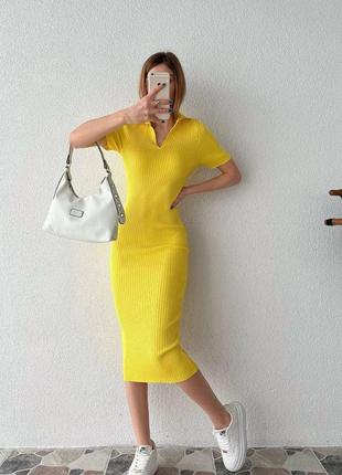 Платье миди однотонное приталено с вырезом в зоне декольте качественная стильная туречковая голубая желтая2 фото