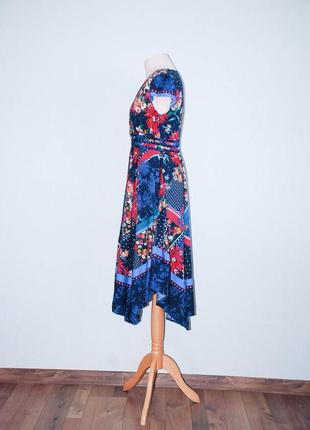 Сукня з лагідним рукавом відрізне приталене з широкою спідницею хвостами6 фото