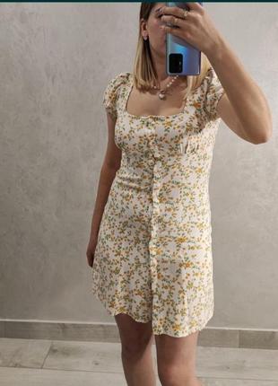 Короткое платье в цветы9 фото