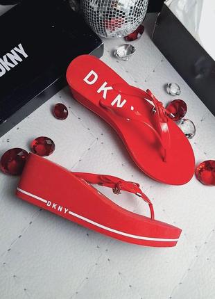 Dkny оригінал червоні сандалії в'єтнамки на платформі