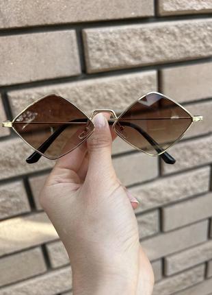 Солнцезащитные очки ромбик, коричневые1 фото