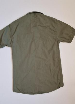 Рубашка мальчику в стиле милитари хаки pufudi короткий рукав military оливка военный стиль принт6 фото