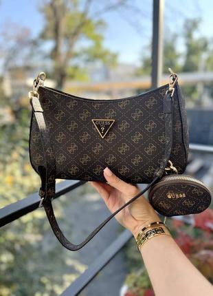 Сумка жіноча guess noelle багет 2 в 1 коричневий є