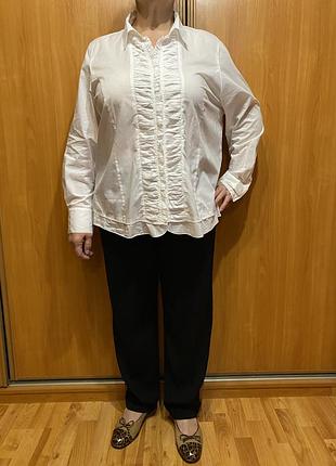 Белая женская рубашка большого размера