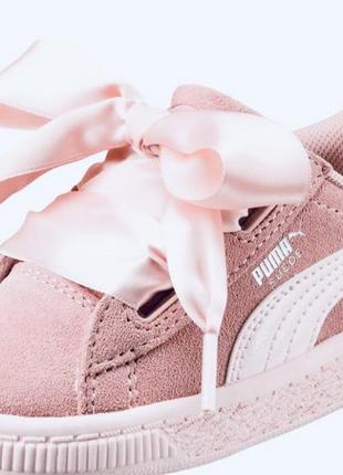 Кеды натуральный замш с атласными шнурками и стразами пудровые  puma suede hear jewel inf (оригинал)