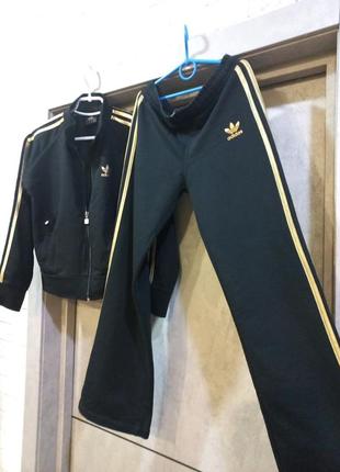 Красивый,фирменный,оригинал, спортивный костюм