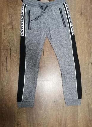 Спортивные штаны