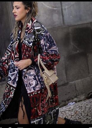 Стильне пальто з лімітованої колекції zara