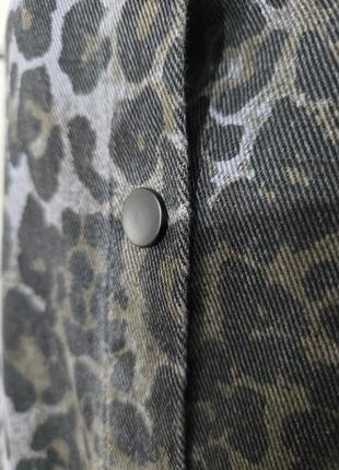 Трендовая женская джинсовая рубашка лео5 фото